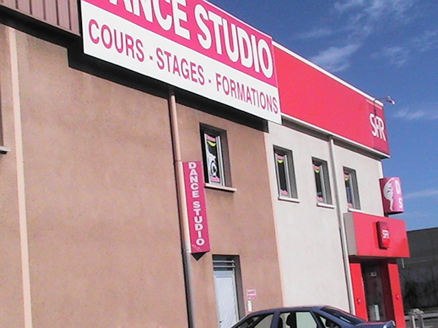 Face Auchan , darty, et Cultura